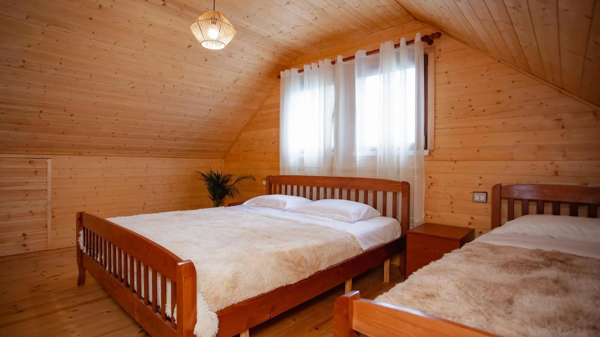 Villa Shpija Ujevara E Vogel Theth
